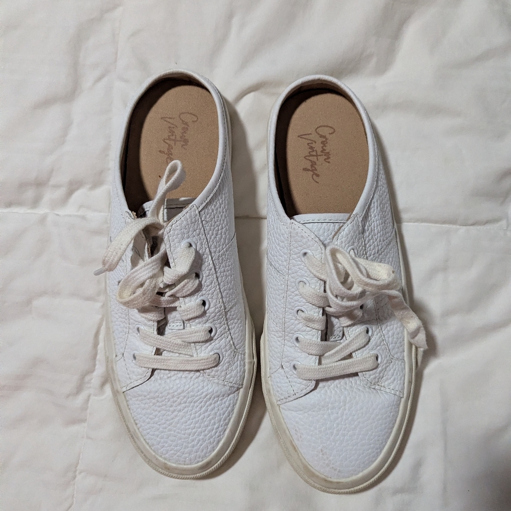 Crown Vintage Size 7.5M Floraine White Leather Slip-on Sneaker Mule